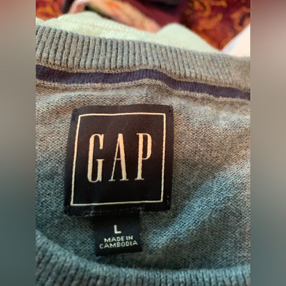 Gap Sweater - Picture 3 of 4